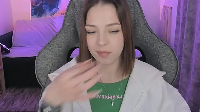 PamBeesly's cam snapshot