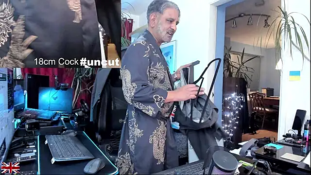 OnlineBossUK live sex cam