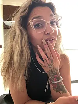 Isabella_Varella live sex cam