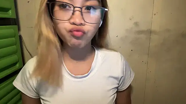 LenoraFrailey live sex cam