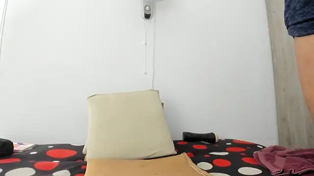 JULESLAKES live sex cam