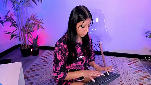 itsmroom_'s cam snapshot