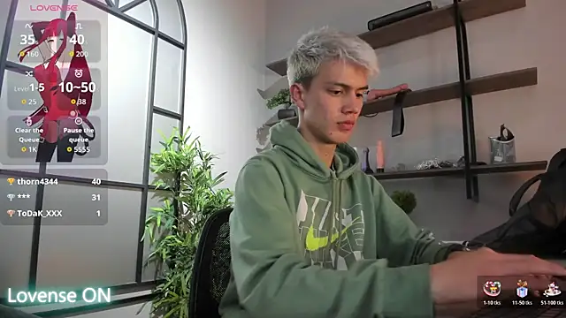 nicktorn live sex cam