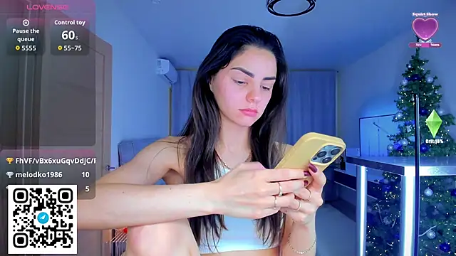 EmiliaZen's cam snapshot