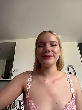NicoleCut live sex cam