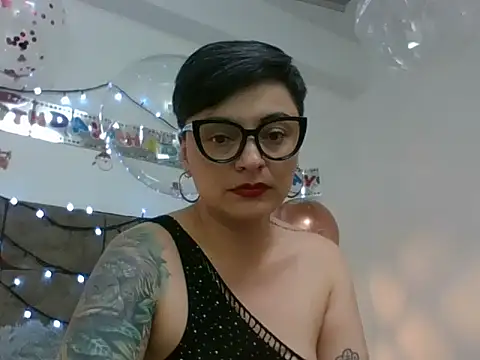 kat_paradise's cam snapshot