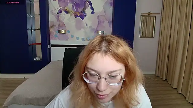 AngelinaLow's cam snapshot