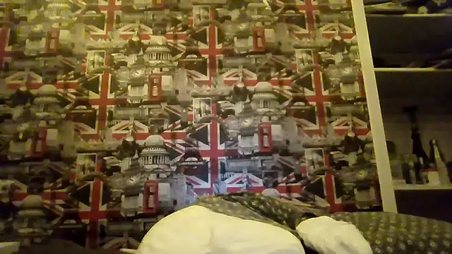 Lynylou's cam snapshot