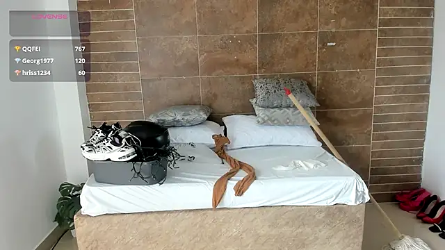 coniie_jhons's cam snapshot