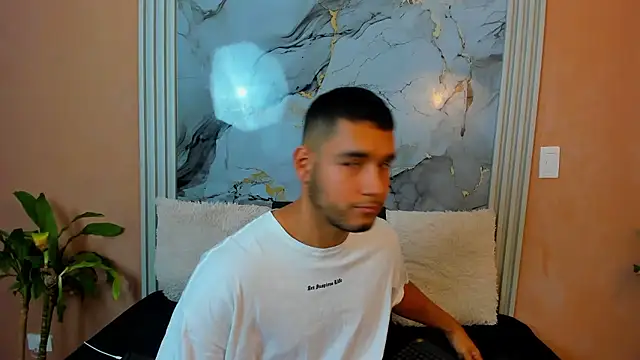 ander_montoyaa's cam snapshot