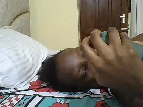 SimplyHer's cam snapshot