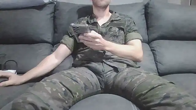 militar_guapo live sex cam
