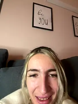 BarbieBlondieGirl live sex cam