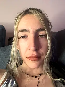 BarbieBlondieGirl live sex cam