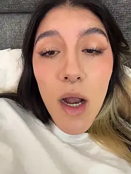 Olivia_Young's cam snapshot