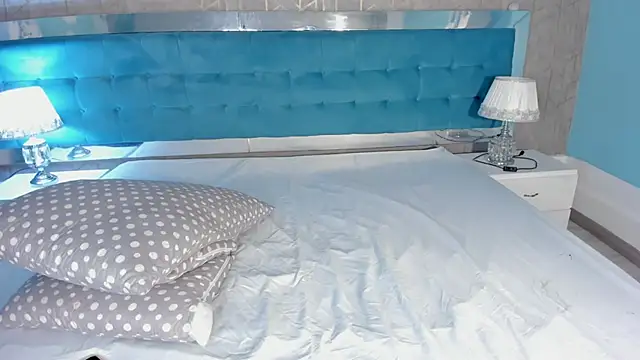 AlaiaDew's cam snapshot