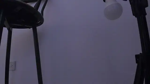 Swt_skinny_ live sex cam