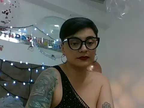 kat_paradise's cam snapshot