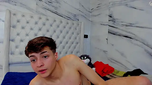 Ari_and_Storm live sex cam