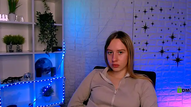 molly_lesser's cam snapshot