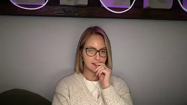 Kira_Elve's cam snapshot