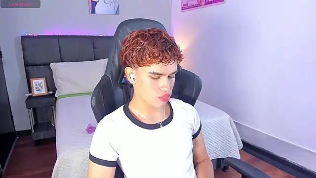 Aiiden_15 live sex cam