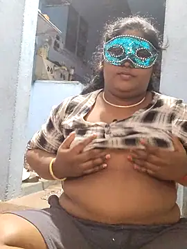 divyatamil143's cam snapshot