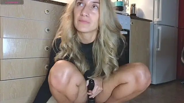 Lunamix's cam snapshot