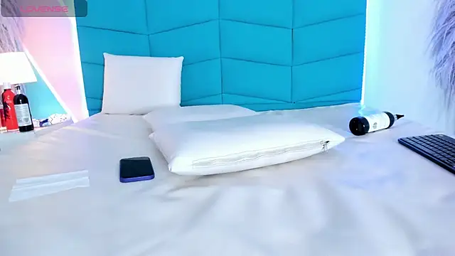 mara_winters_'s cam snapshot