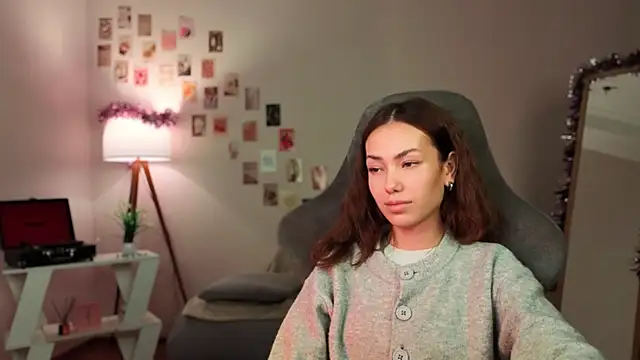 branchwithflowerss's cam snapshot