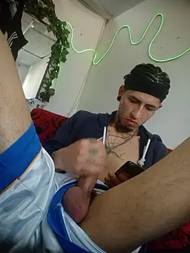 Tattoboy19cm's cam snapshot