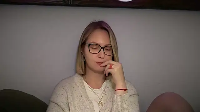 Kira_Elve's cam snapshot