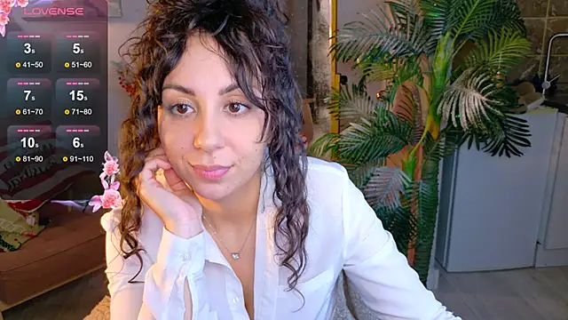 curly_jade's cam snapshot