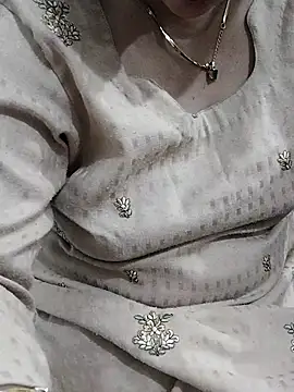 cutee_bhabhi's cam snapshot