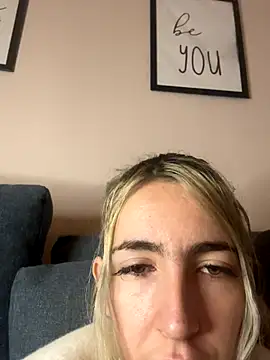 BarbieBlondieGirl's cam snapshot