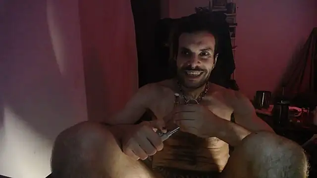 P4RtYBOII92 live sex cam