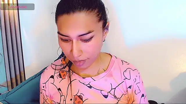 khiara_moretti live sex cam