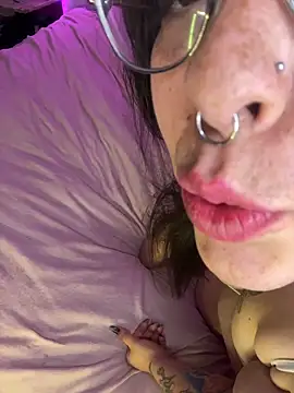 Mizztikaa live sex cam