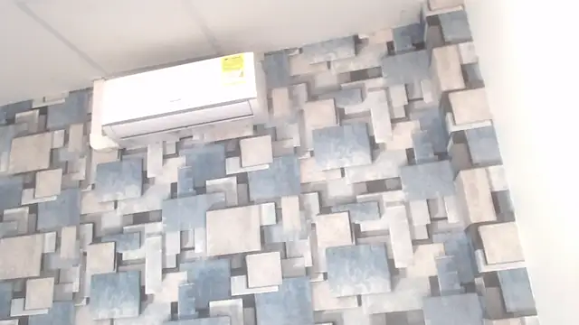 angel_dthroatt's cam snapshot