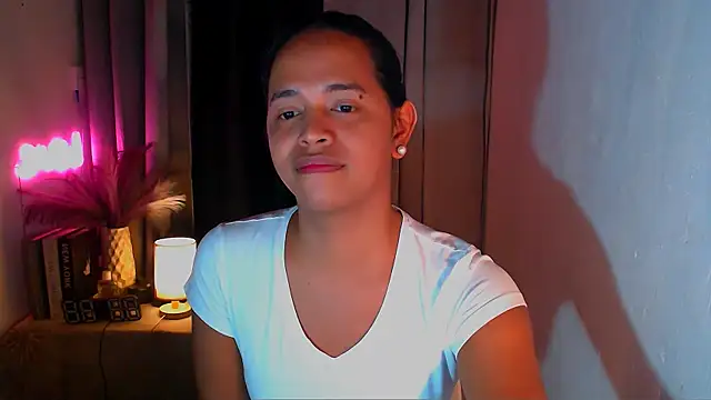 Lorainnelustts live sex cam