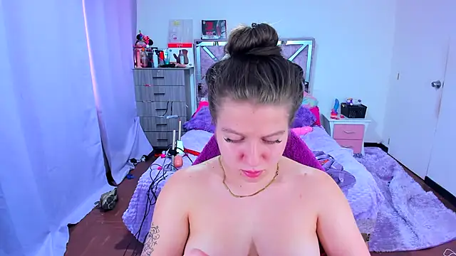 Luna_Analya's cam snapshot