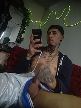 Tattoboy19cm live sex cam