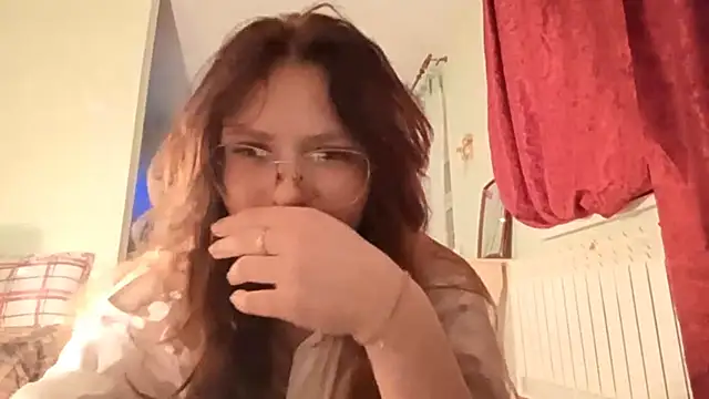 RedheadCuti's cam snapshot