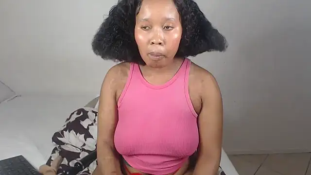 Bella_2025's cam snapshot