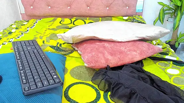 Jazmin040_'s cam snapshot