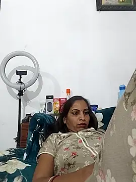 Hotty-Nidhi's cam snapshot