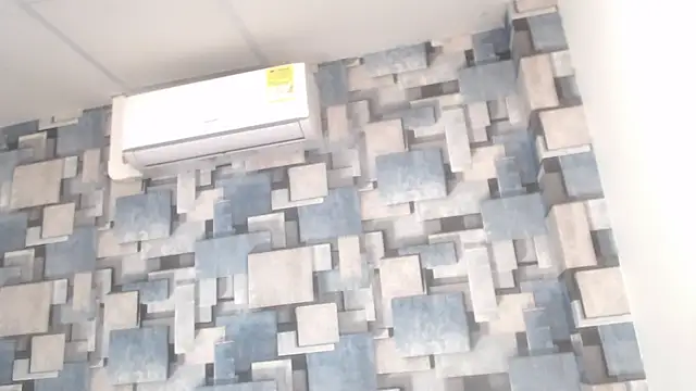 angel_dthroatt's cam snapshot