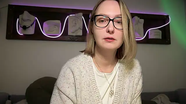 Kira_Elve's cam snapshot