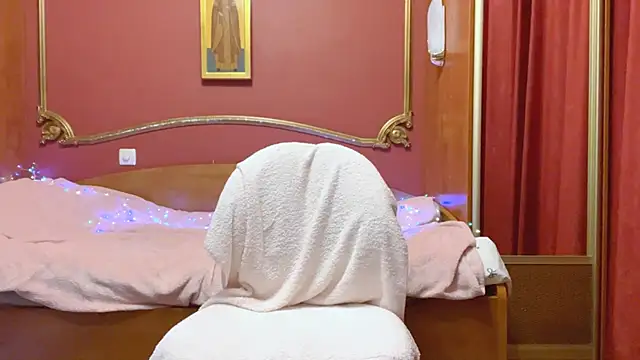 LauraMystiq's cam snapshot