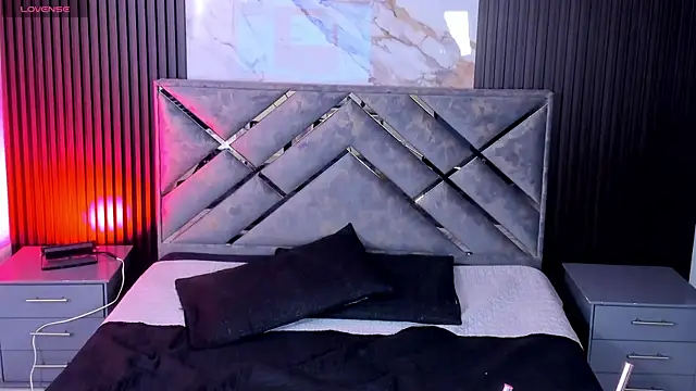 Aliyahsstone's cam snapshot